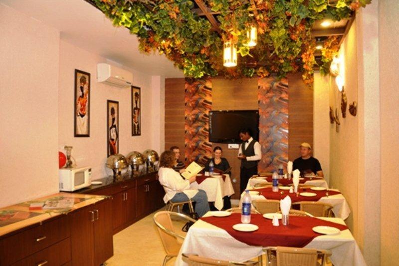 Hotel Avexia Premiere Agra Esterno foto