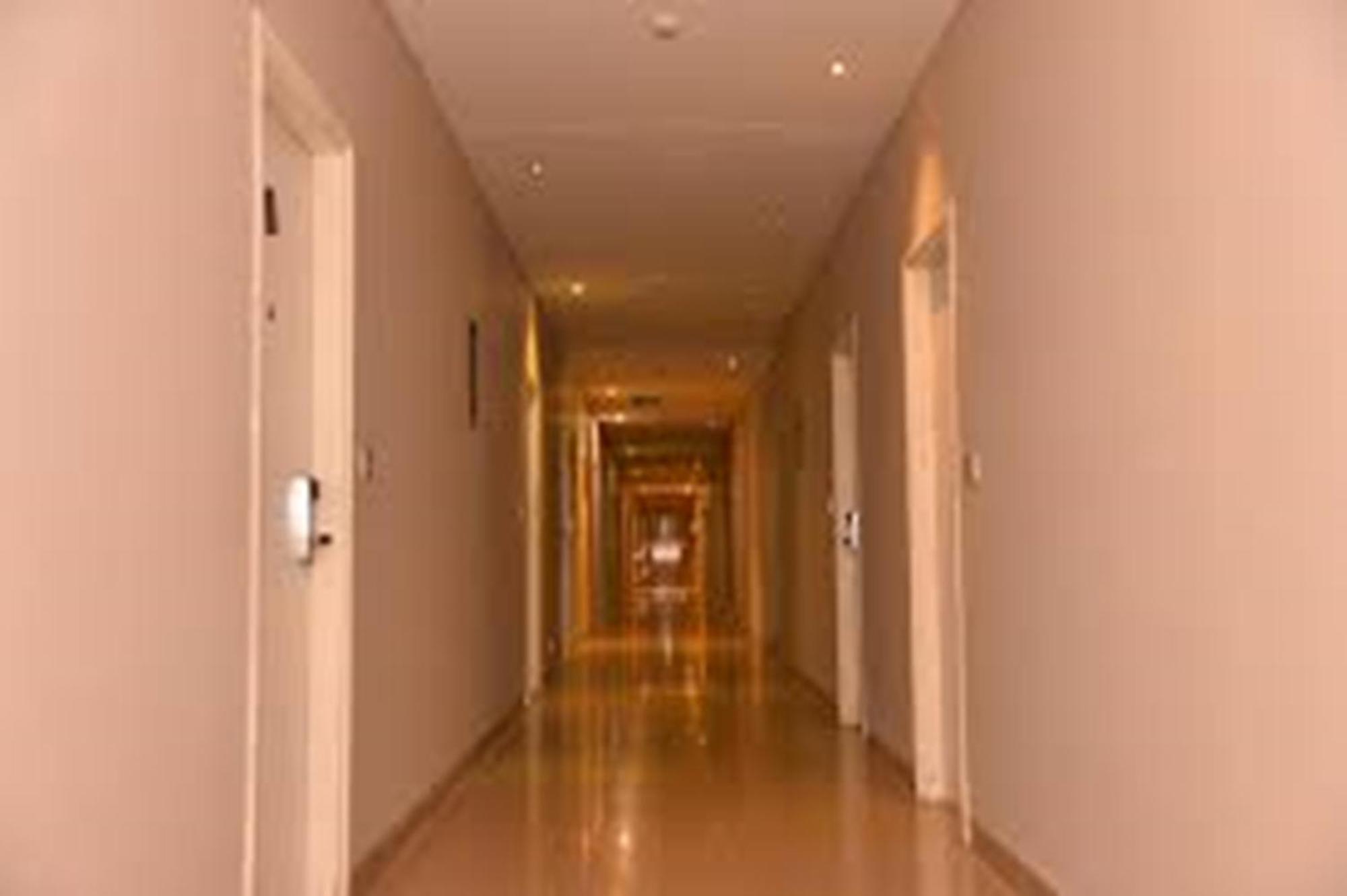 Hotel Avexia Premiere Agra Esterno foto