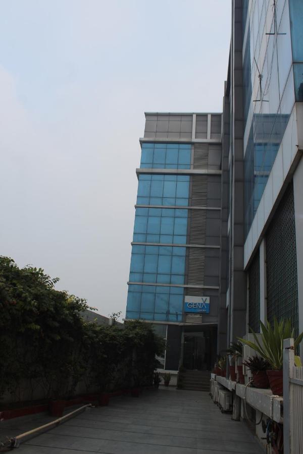 Hotel Avexia Premiere Agra Esterno foto